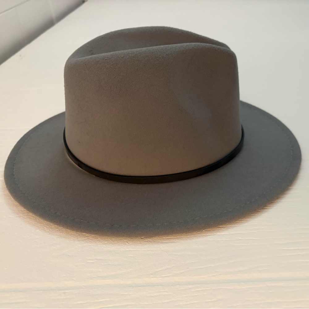 Boujie Bee Felt Stylish Gray Brim Hat